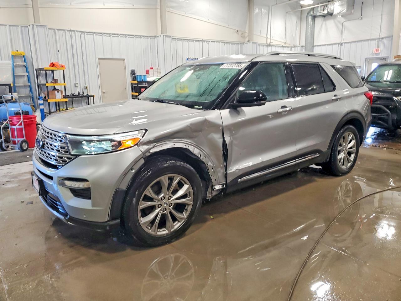 Salvage Ford Explorer Image