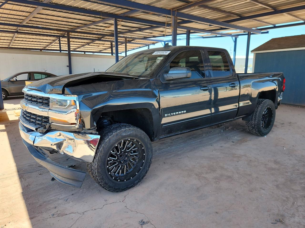 Salvage Chevrolet Silverado Image