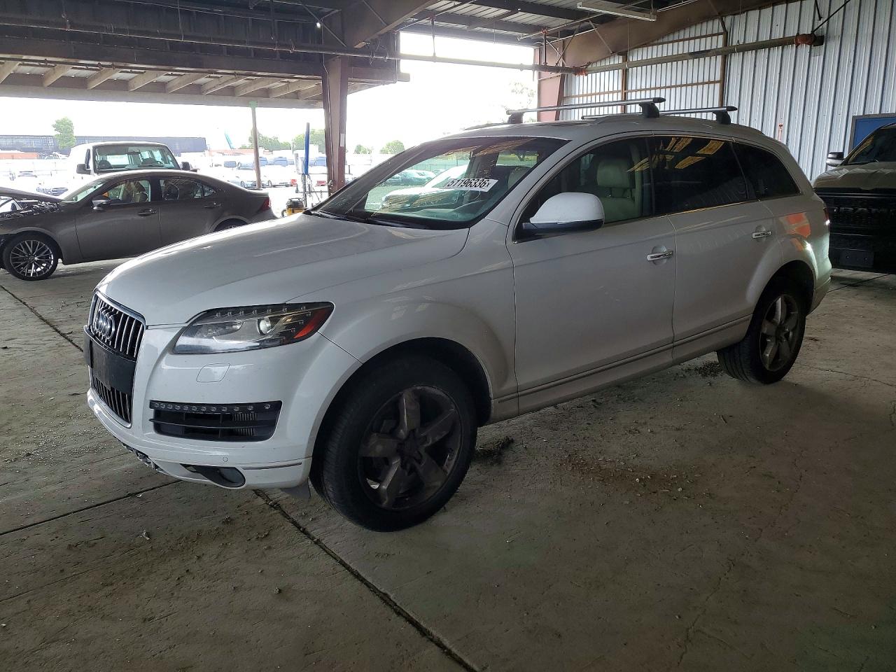 Salvage Audi Q7 Image