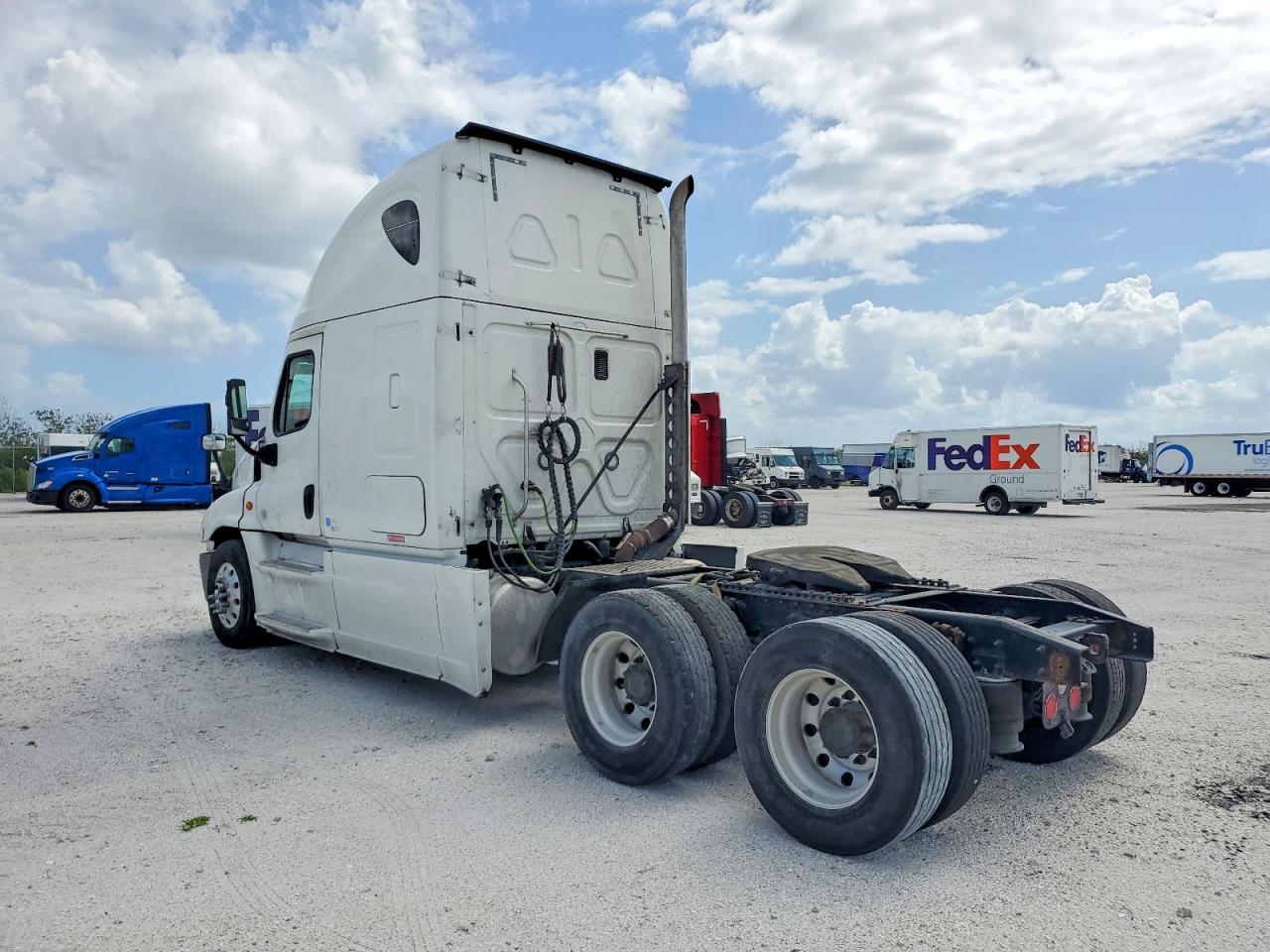 Freightliner Cascadia 125