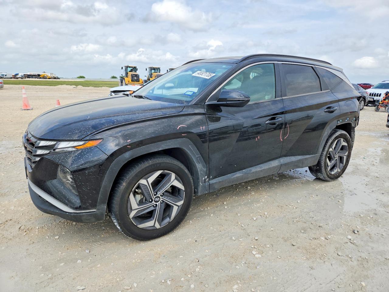 Salvage Hyundai TUCSON Image