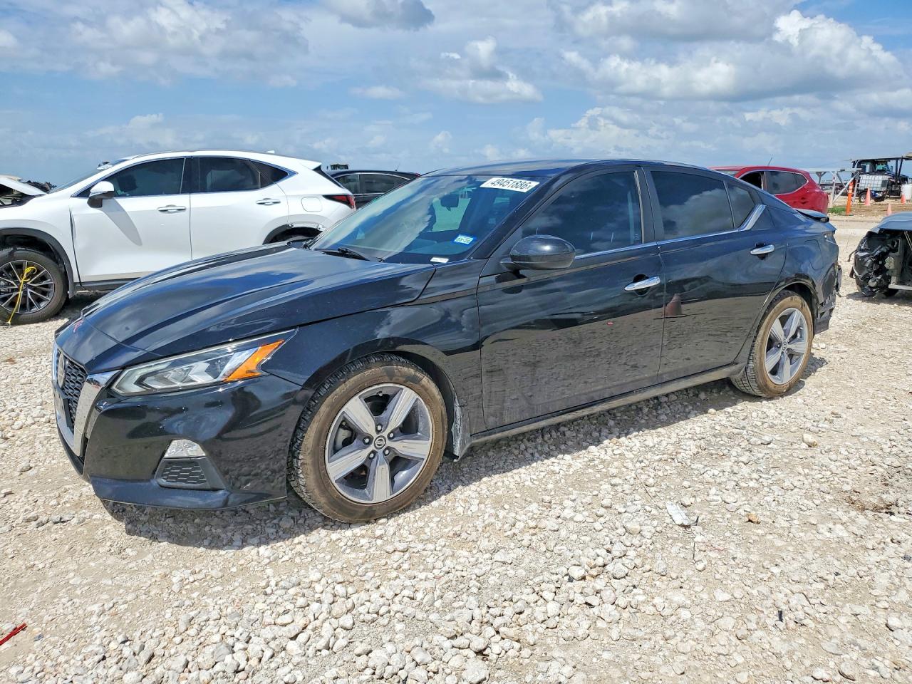 Salvage Nissan Altima Image