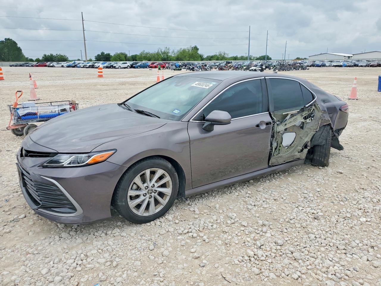 Salvage Toyota Camry Image