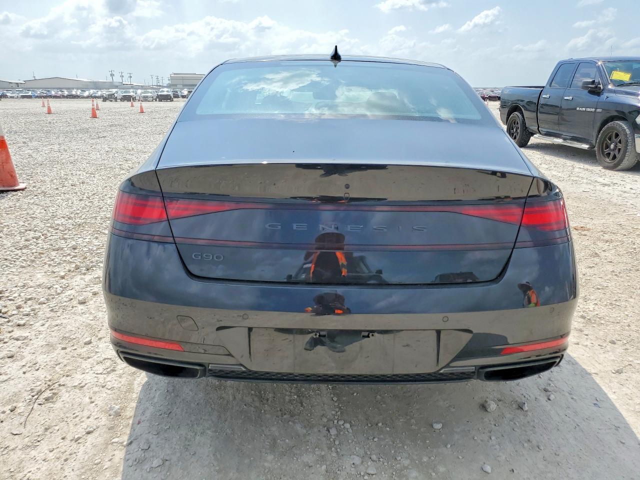 Genesis G90 Prestige Black