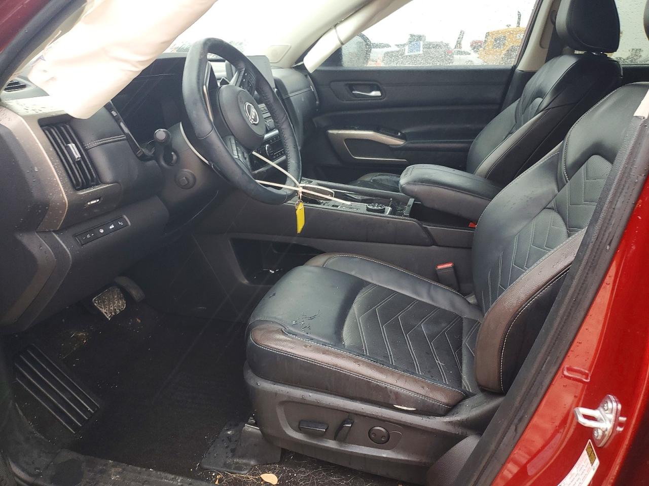 Nissan Pathfinder Platinum