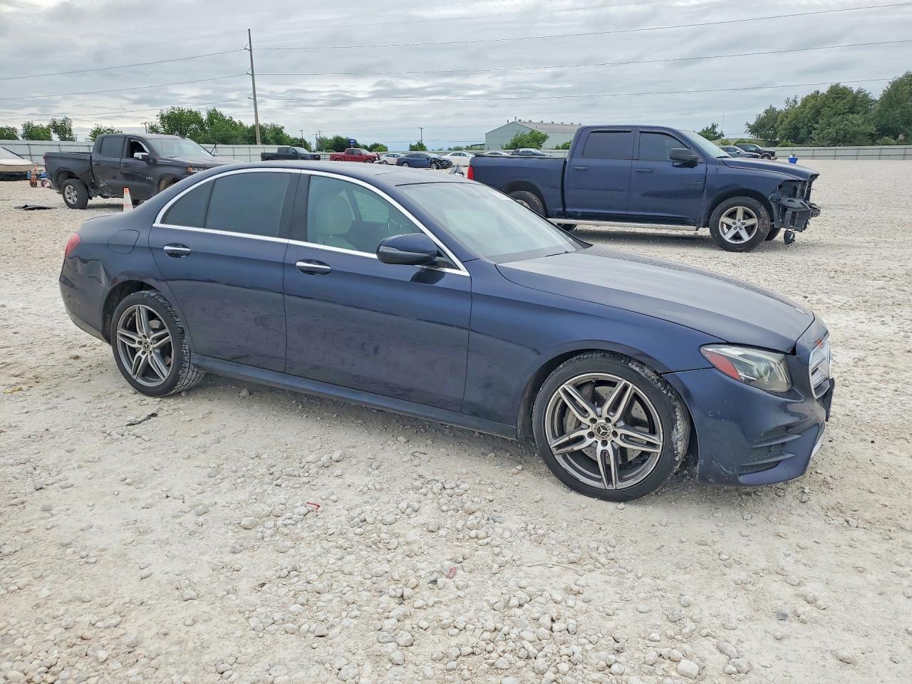 Mercedes-Benz E-Class 300