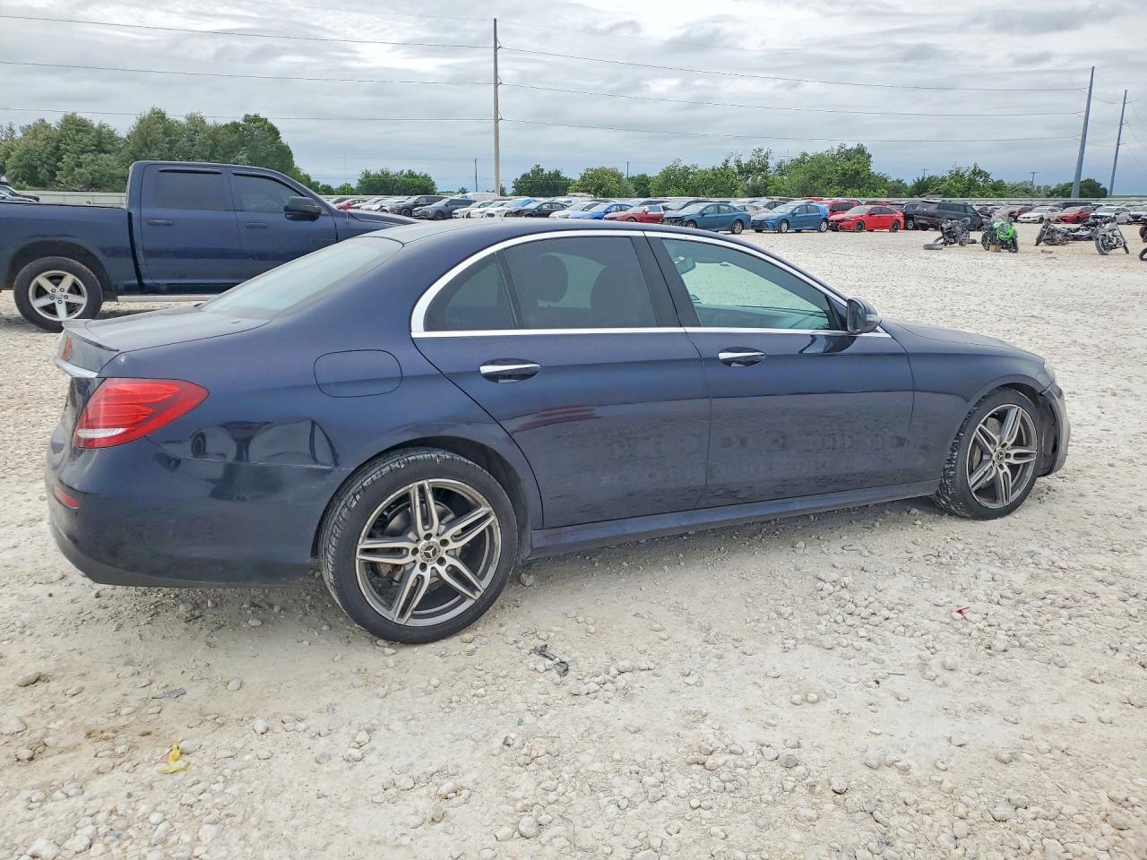 Mercedes-Benz E-Class 300