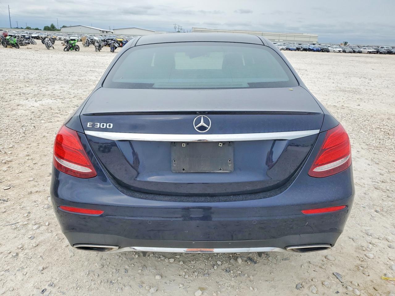 Mercedes-Benz E-Class 300