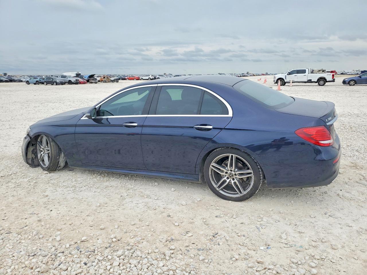 Mercedes-Benz E-Class 300