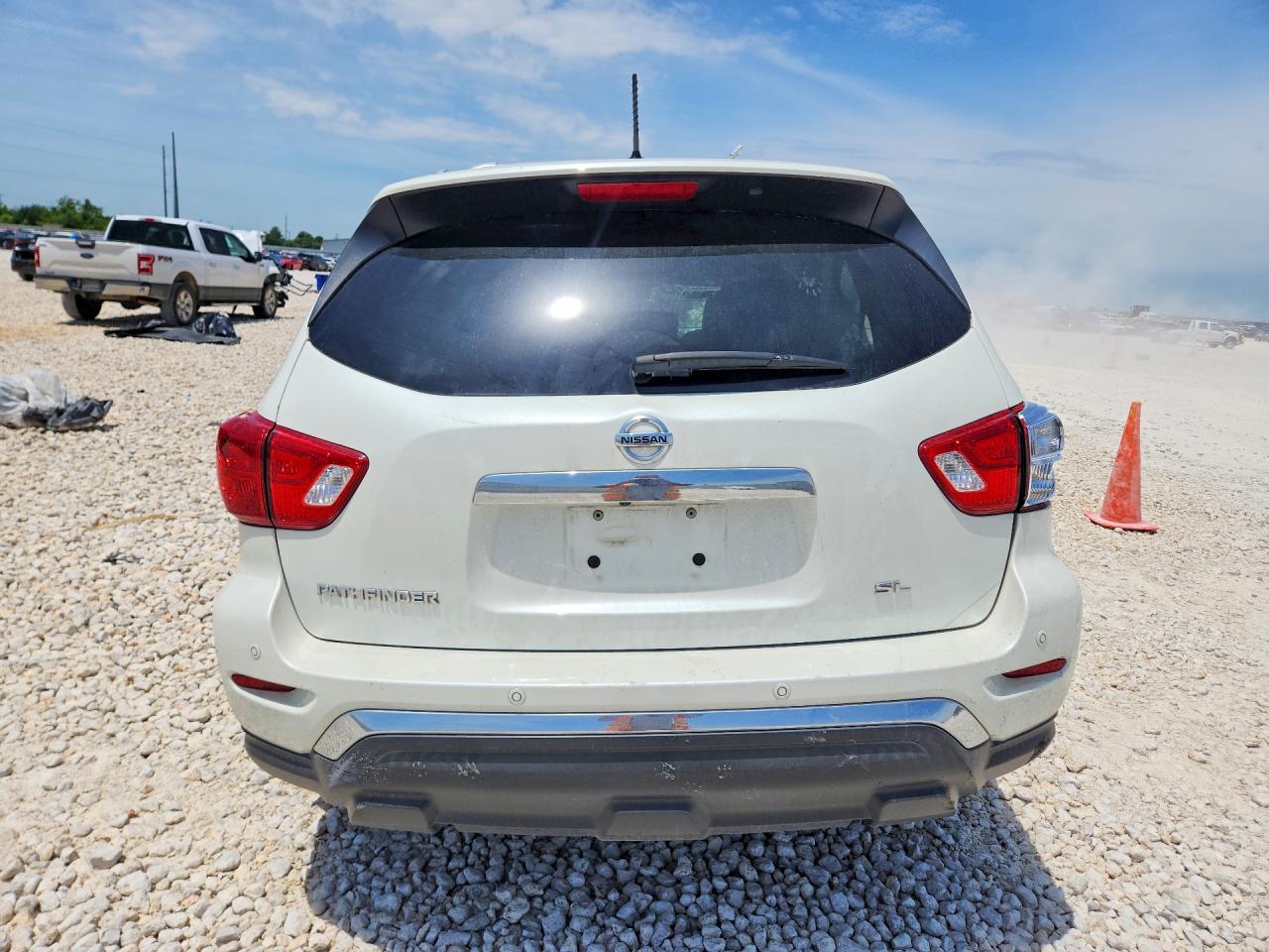 Nissan Pathfinder Sl