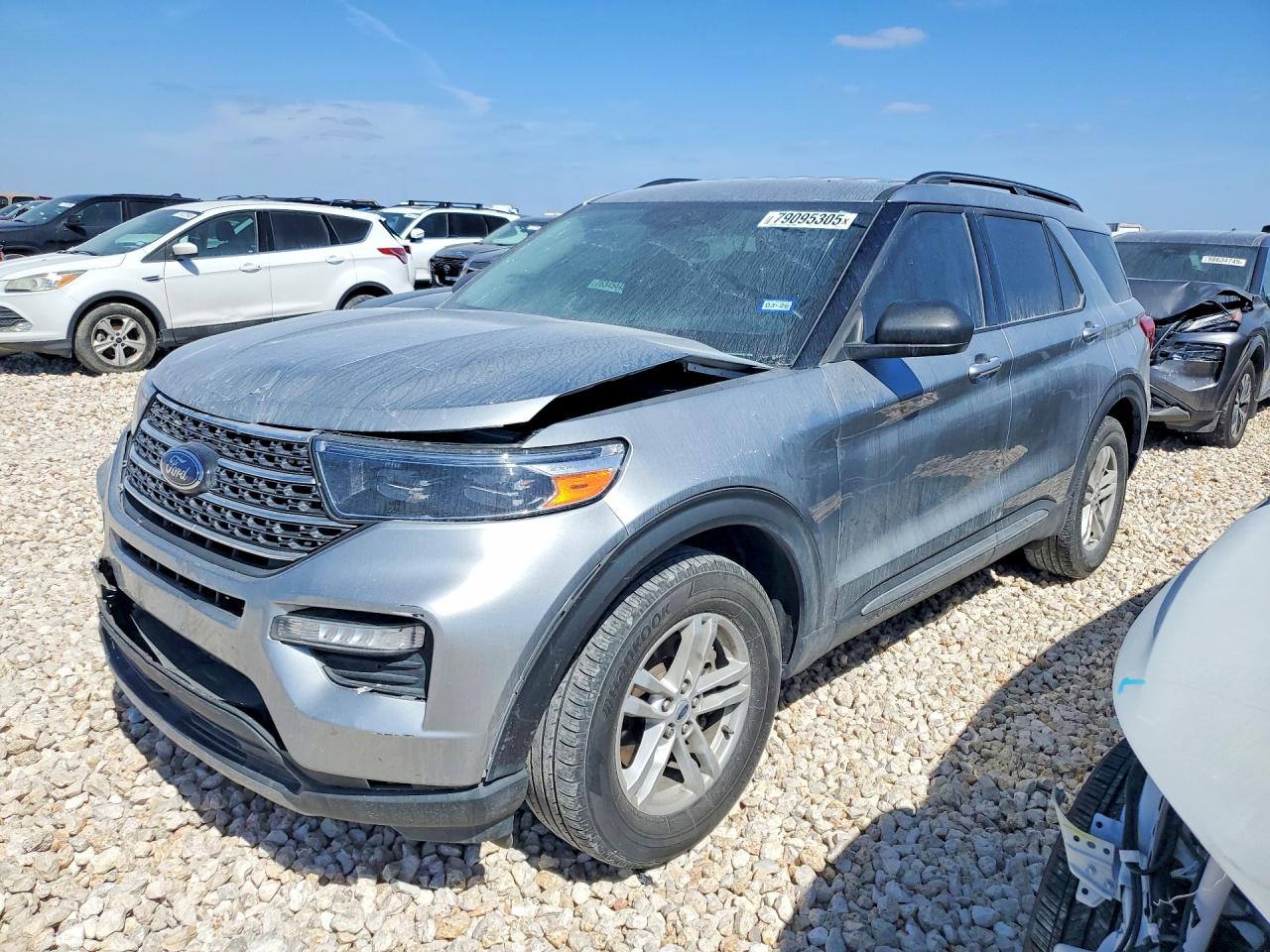 Salvage Ford Explorer Image
