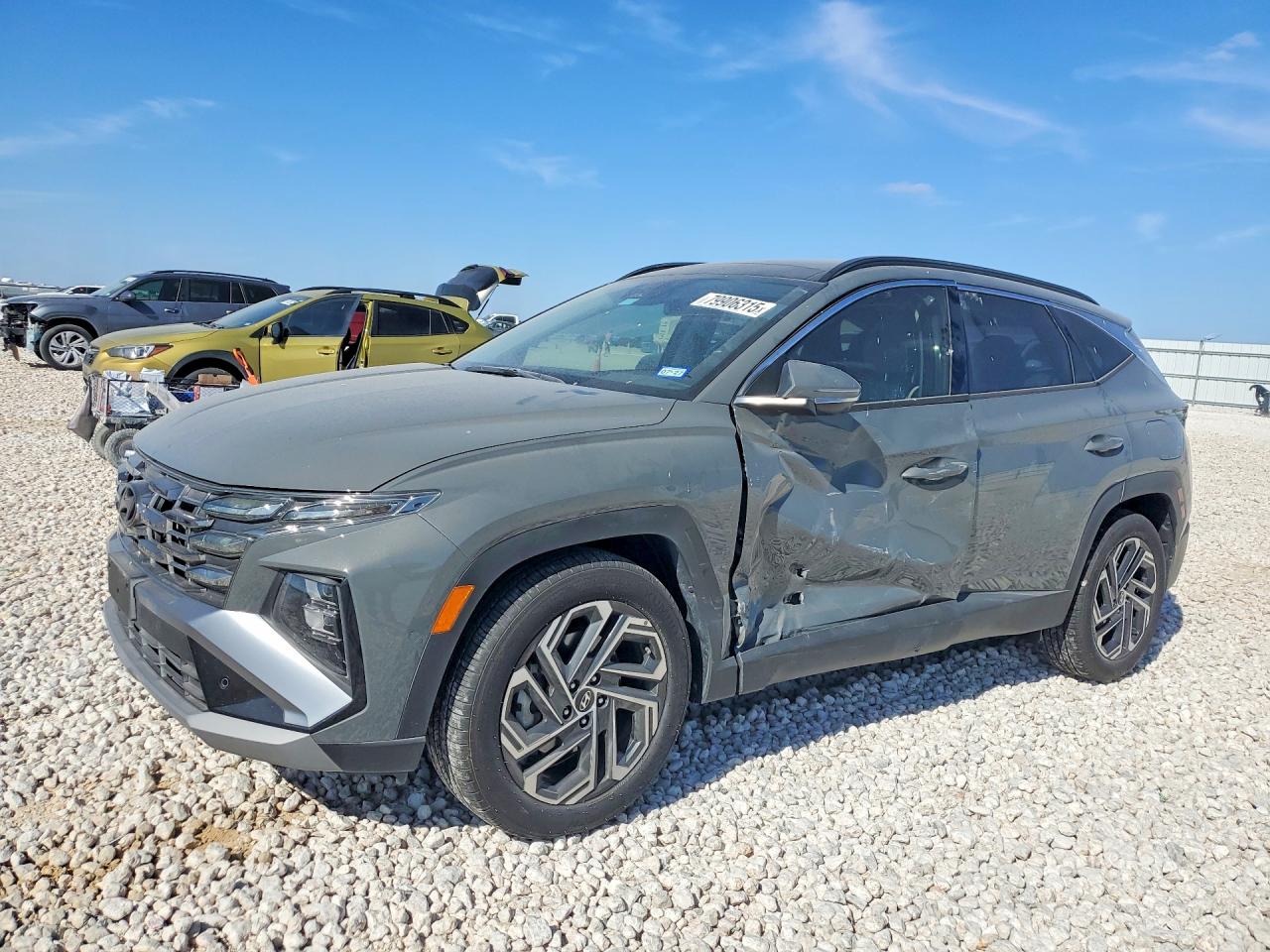 Salvage Hyundai TUCSON Image