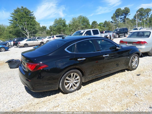 INFINITI Q70 3.7