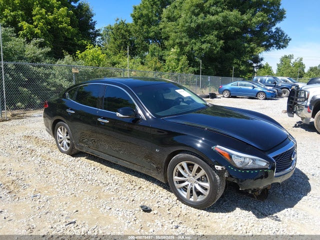 Salvage INFINITI Q70 Image