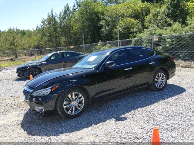 INFINITI Q70 3.7