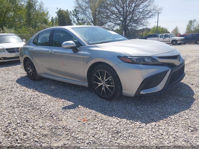 Salvage Toyota Camry Image