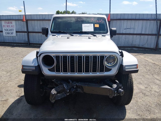 Jeep Wrangler 4-door Sahara 4x4