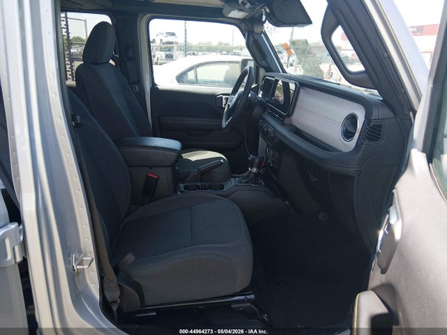 Jeep Wrangler 4-door Sahara 4x4
