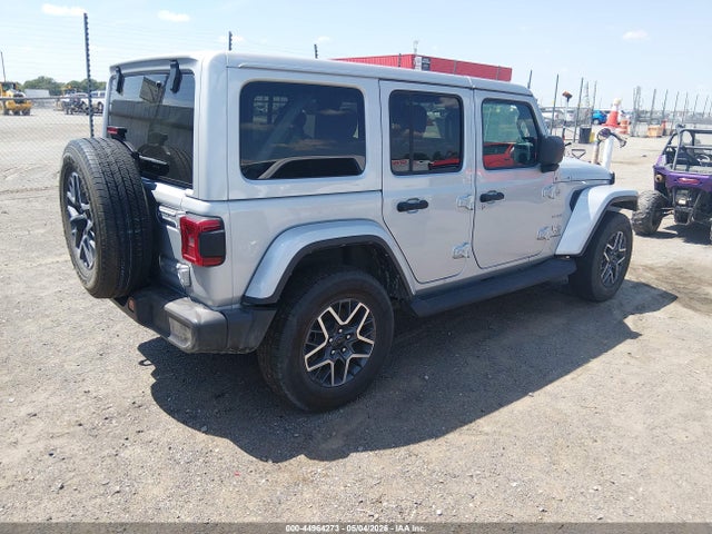 Jeep Wrangler 4-door Sahara 4x4