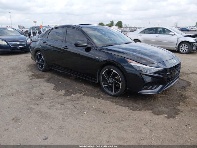 Salvage Hyundai ELANTRA Image
