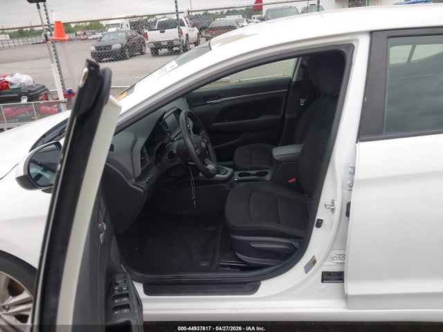 Hyundai ELANTRA Sel