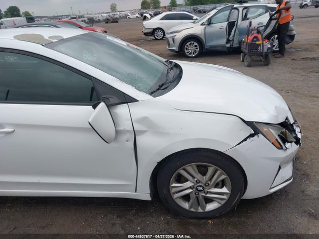 Hyundai ELANTRA Sel