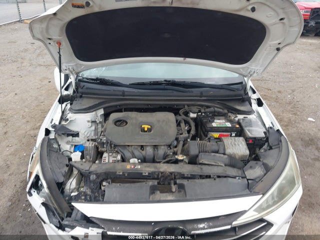 Hyundai ELANTRA Sel