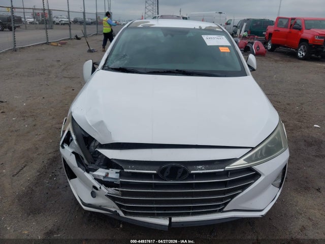 Hyundai ELANTRA Sel