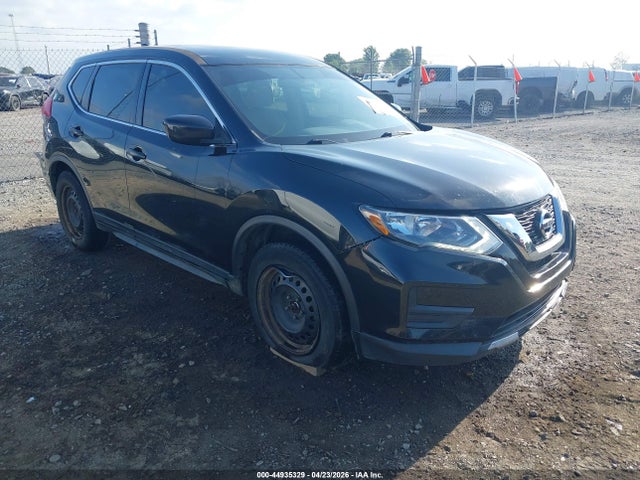 Salvage Nissan Rogue Image