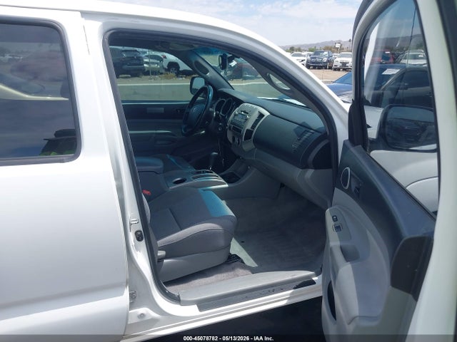 Toyota Tacoma Base V6