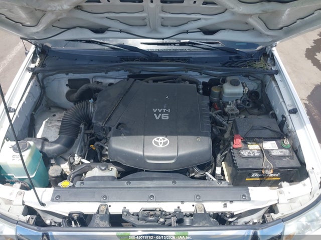 Toyota Tacoma Base V6