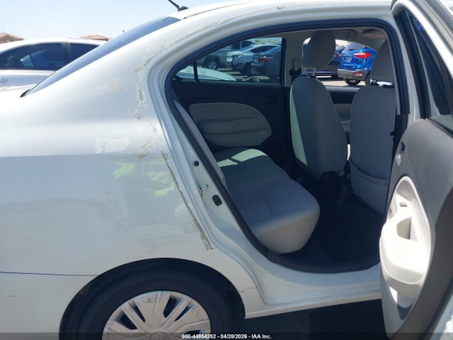 Mitsubishi Mirage Es