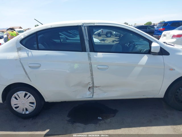 Mitsubishi Mirage Es