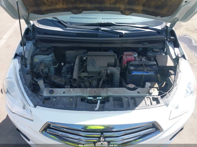 Mitsubishi Mirage Es