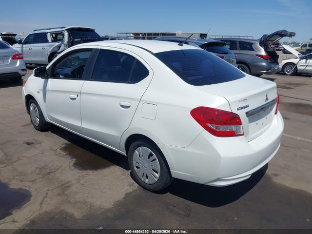 Mitsubishi Mirage Es