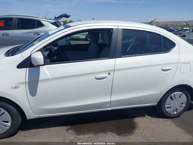 Mitsubishi Mirage Es