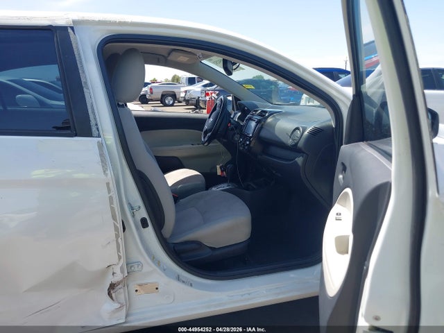 Mitsubishi Mirage Es