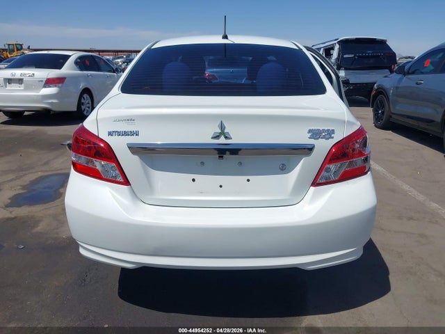 Mitsubishi Mirage Es