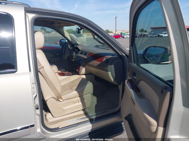 Chevrolet Suburban 1500 Ltz