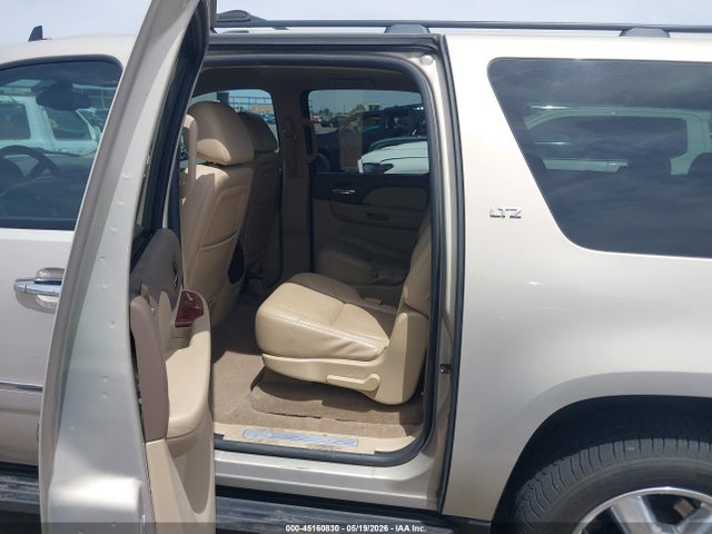 Chevrolet Suburban 1500 Ltz