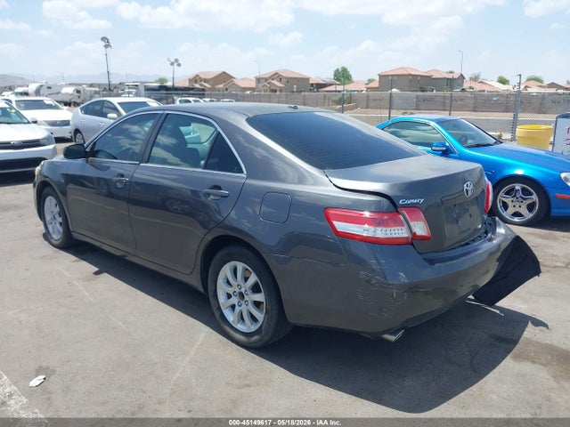 Toyota Camry Le V6