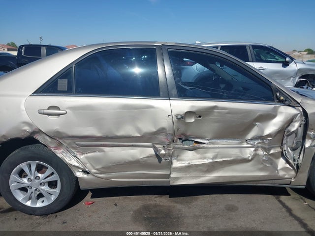 Toyota Camry Le V6