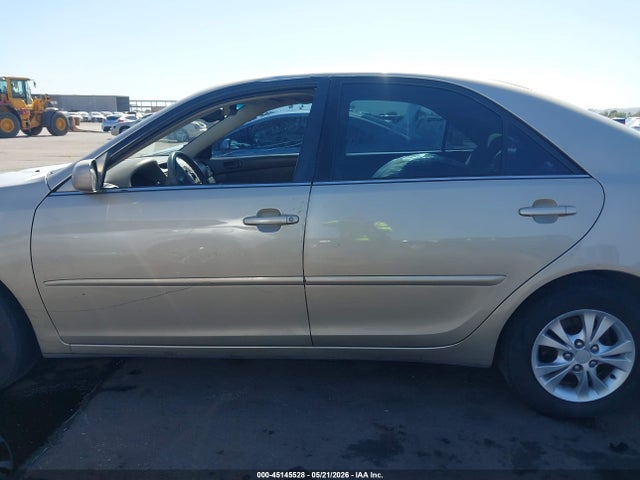 Toyota Camry Le V6