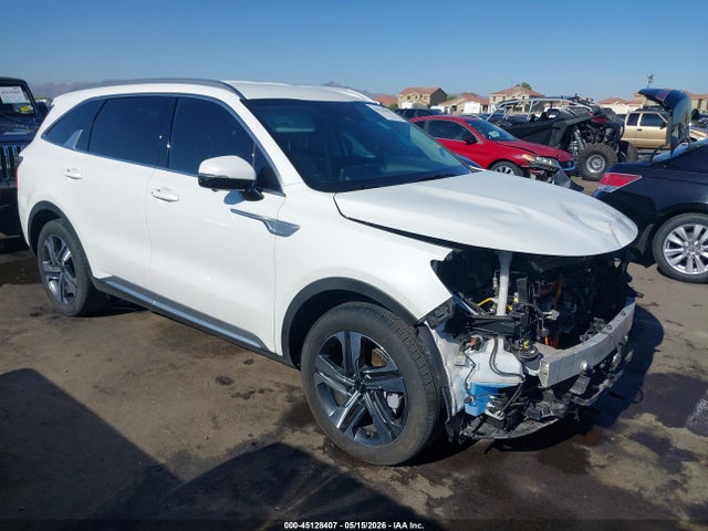 Salvage Kia Sorento Image