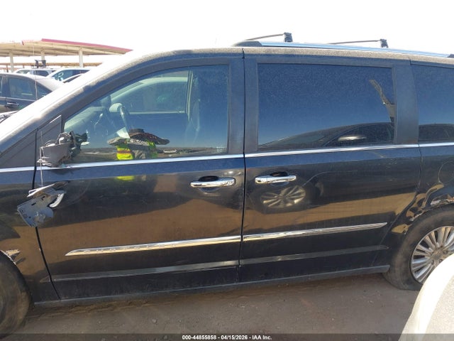 Chrysler Town & Country Limited