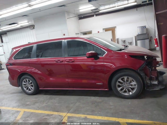 Toyota Sienna Le