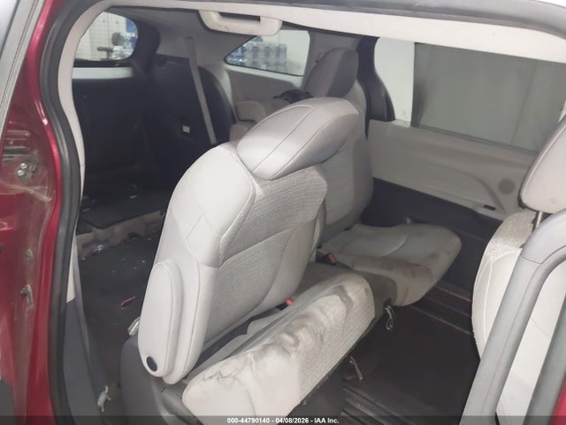 Toyota Sienna Le