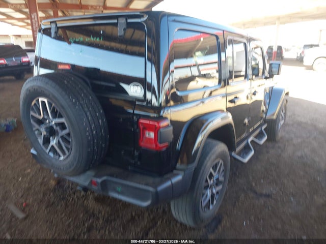 Jeep Wrangler 4-door Sahara 4x4