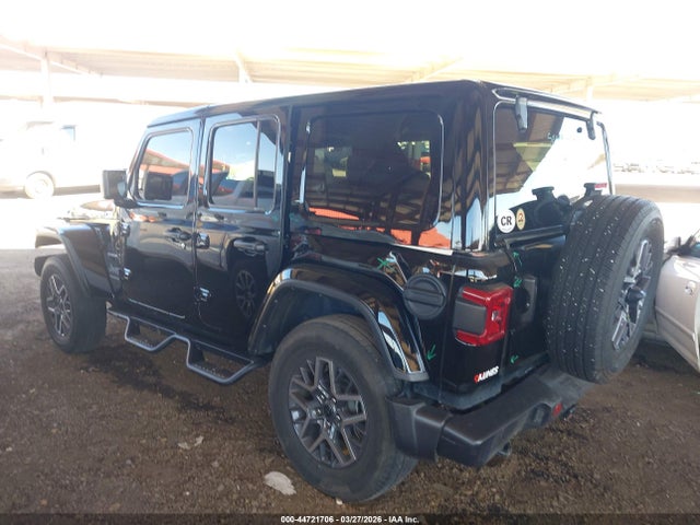Jeep Wrangler 4-door Sahara 4x4