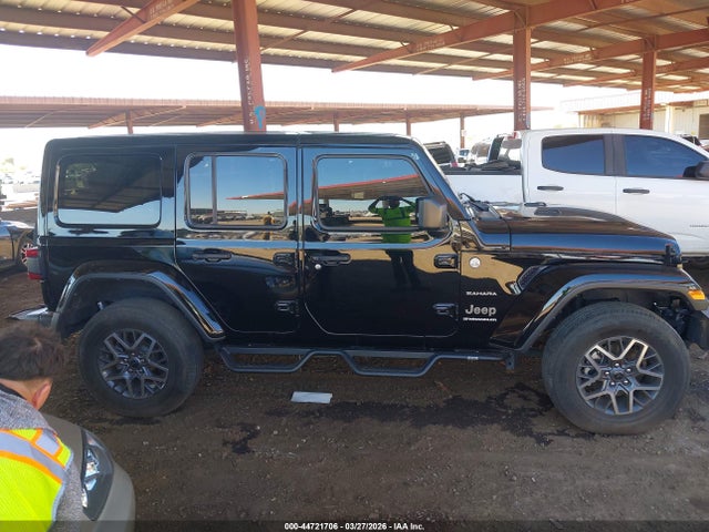 Jeep Wrangler 4-door Sahara 4x4